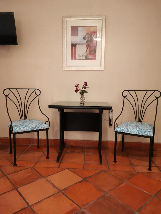 Hotel Las Alamedas Гуанахуато Стая снимка